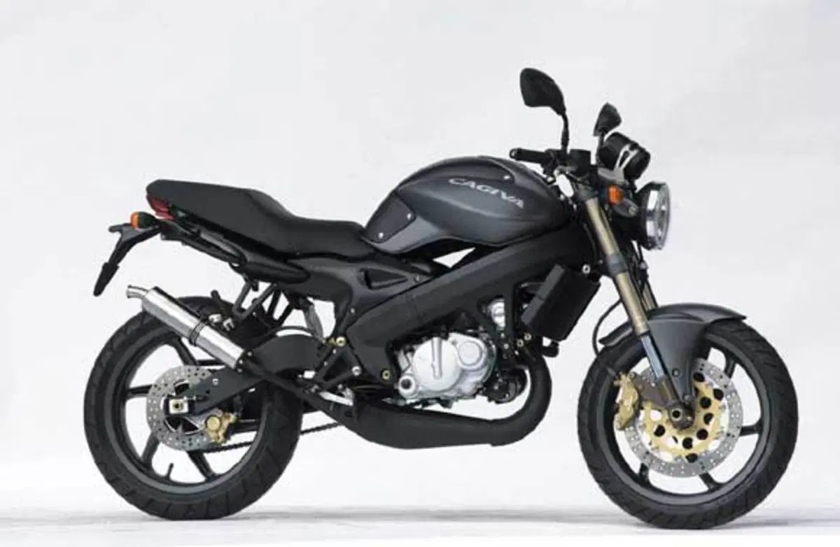 Cagiva Raptor 125 nera vista di lato
